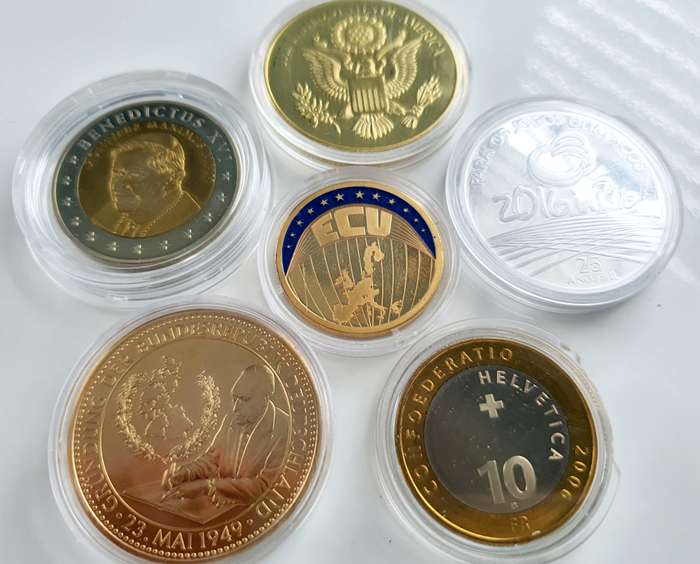 6 ENCAPSULATED COLLECTOR MEDALS