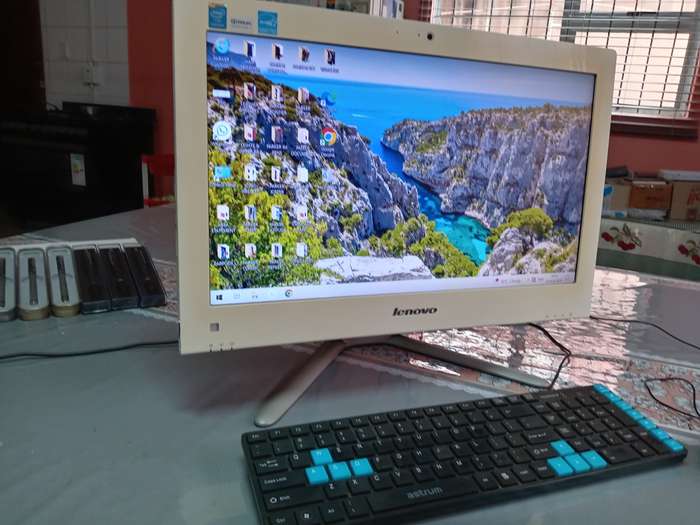 LENOVO ALL IN ONE PC - 19"