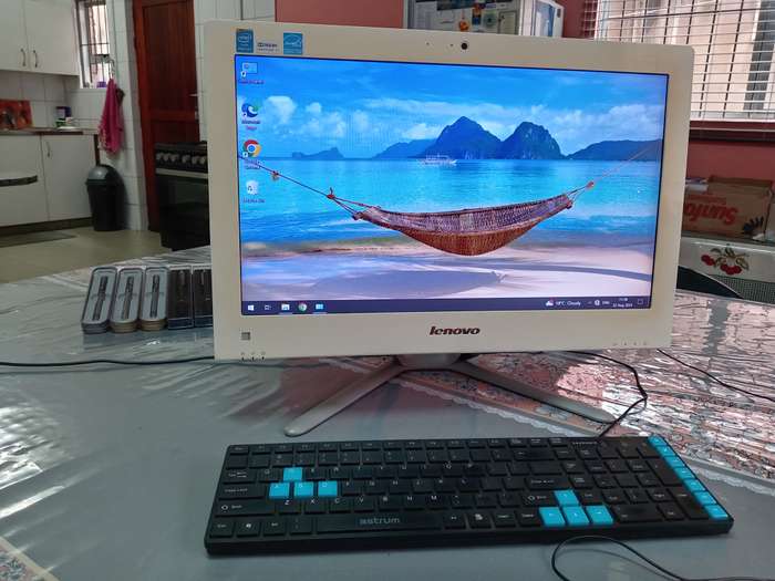LENOVO ALL IN ONE PC - 19"