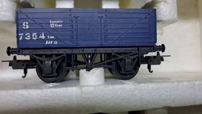 LIMA SAR Train Set (Locomotive with 7 goods wagons) BOXED