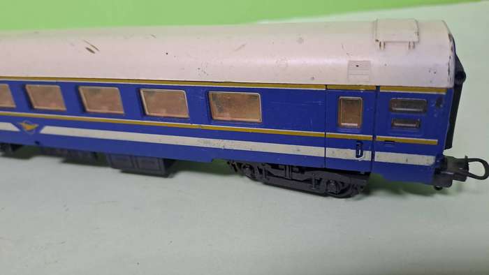 LIMA SAR Blue Train Couch HO Scale UNBOXED