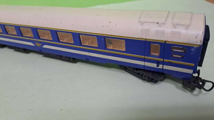 LIMA SAR Blue Train Couch HO Scale UNBOXED