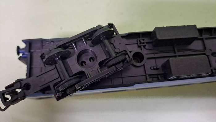 LIMA SAR Blue Train Couch HO Scale UNBOXED