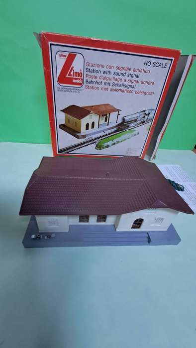LIMA Station With Bell BOXED (NEW old stock)