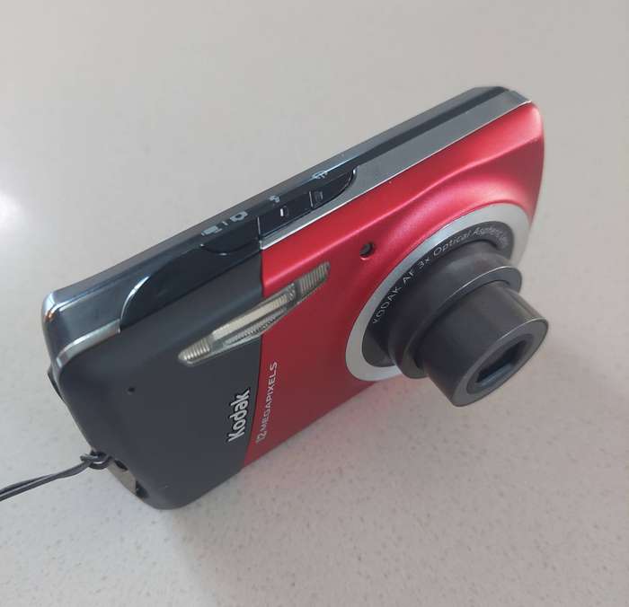 Kodak Easyshare digital camera M530 (12 m/pixel, 3 x optical zoom, video recording)