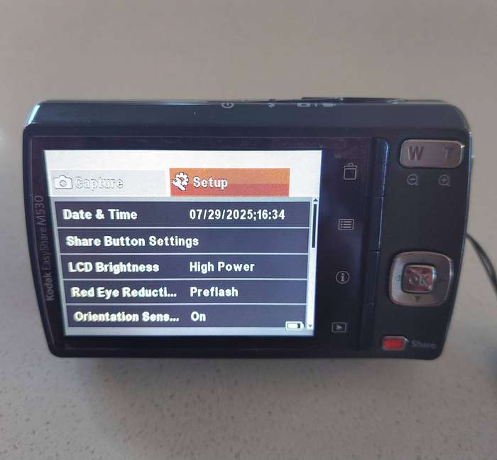 Kodak Easyshare digital camera M530 (12 m/pixel, 3 x optical zoom, video recording)