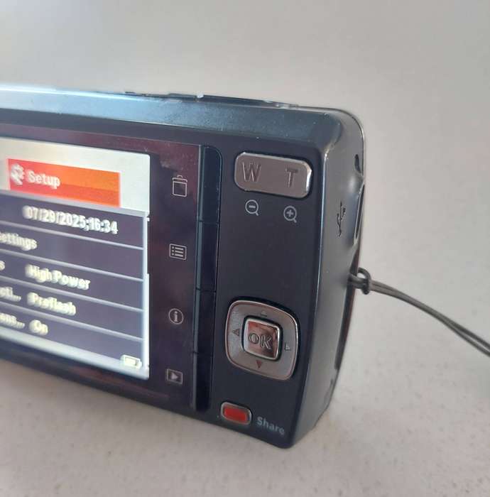 Kodak Easyshare digital camera M530 (12 m/pixel, 3 x optical zoom, video recording)