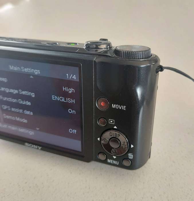 Sony Cybershot digital camera DSC-HX5 (10.2 m/pixel, 10 x optical zoom, GPS, Full HD video)