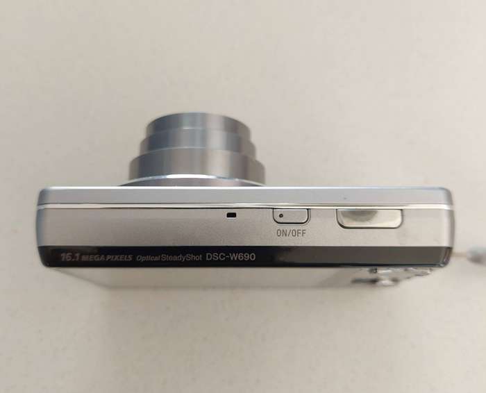 Sony Cybershot digital camera DSC-W690 (16.1 m/pixel, 10 x optical zoom, HD video recording)