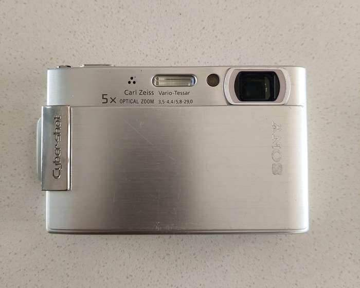 Sony Cybershot digital camera DSC-T200 - Touch Screen. (8.1 m/pixel, 5 x optical zoom, video mode)