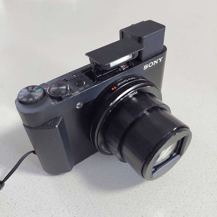 Sony Cybershot digital camera DSC-HX90V  (18.2 m/pixel, 30 x optical zoom, Full HD video)