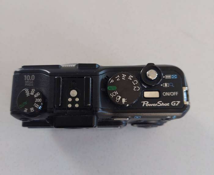 Canon PowerShot G7 digital camera (faulty, not powering on)