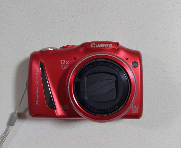 Canon PowerShot digital camera SX150 IS (14.1 m/pixel, 12 x optical zoom, HD video)