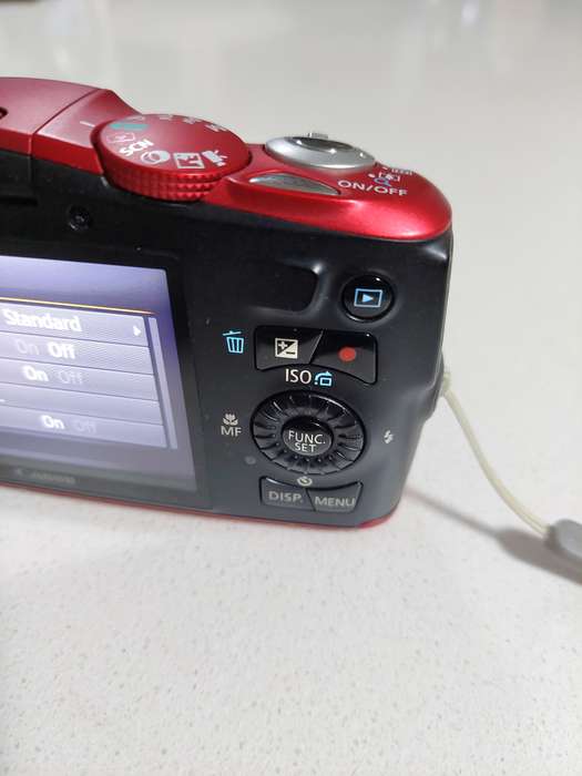 Canon PowerShot digital camera SX150 IS (14.1 m/pixel, 12 x optical zoom, HD video)