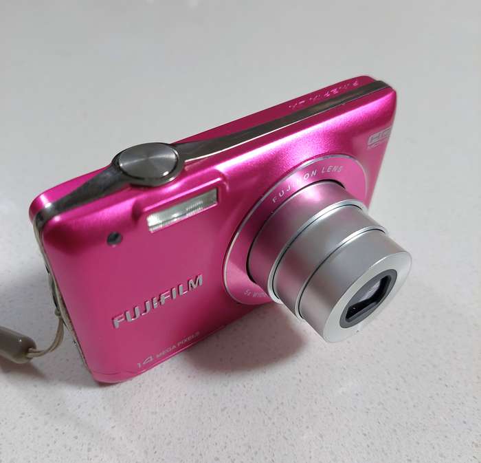 FujiFilm FinePix digital camera JX500 (14 m/pixel, 5 x optical zoom, HD video recording)