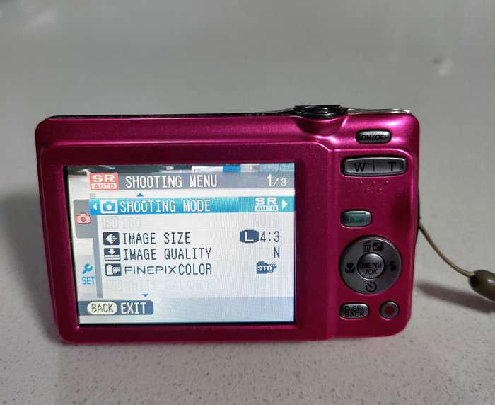 FujiFilm FinePix digital camera JX500 (14 m/pixel, 5 x optical zoom, HD video recording)