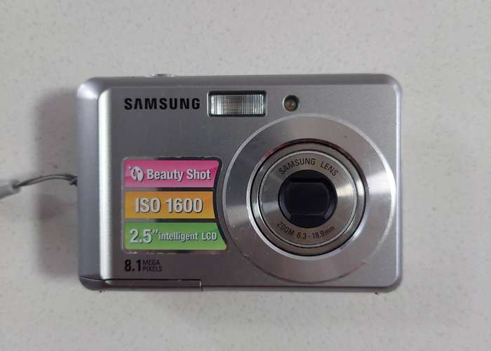 Samsung digital camera  ES10 (8.1 m/pixel, 3 x optical zoom, video recording)