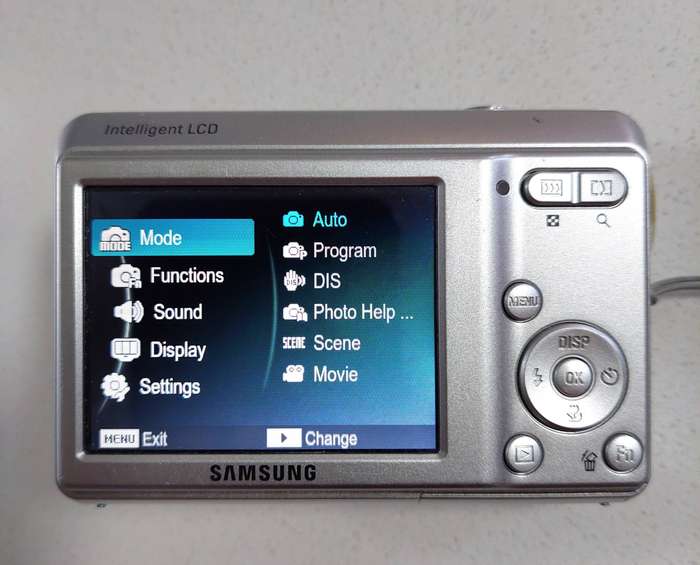 Samsung digital camera  ES10 (8.1 m/pixel, 3 x optical zoom, video recording)