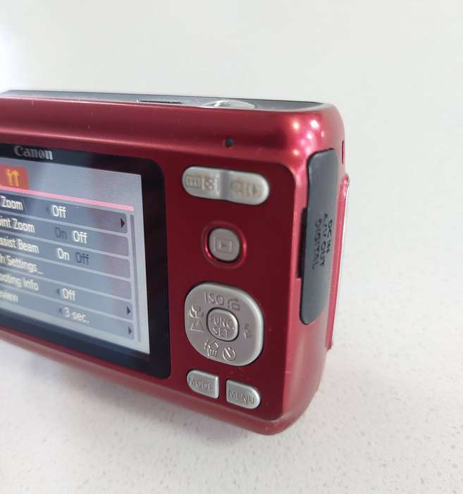 Canon PowerShot digital camera A480 (10 m/pixel, 3.3 x optical zoom, video recording)