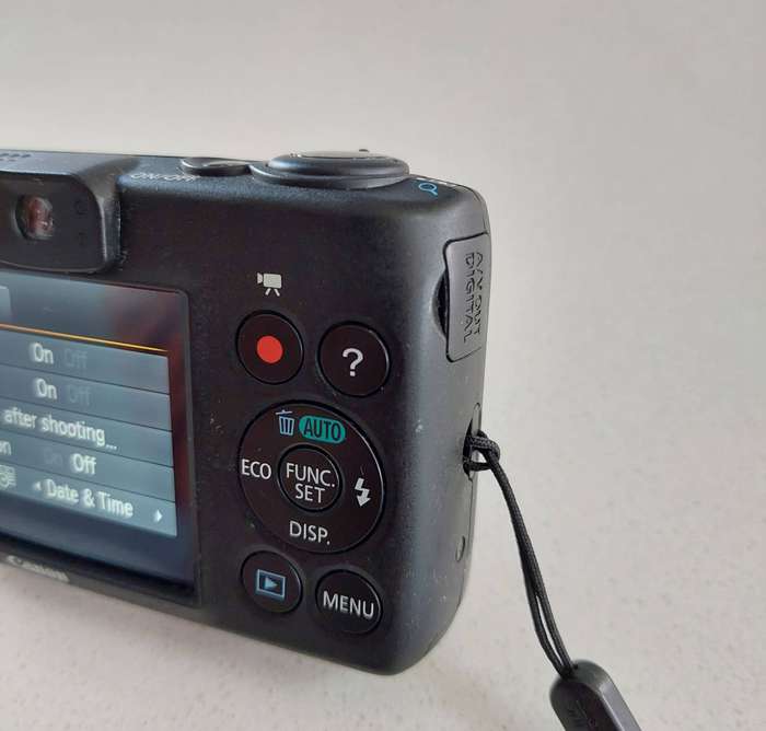 Canon PowerShot digital camera A1400 HD (16 m/pixel, 5 x optical zoom, HD video recording)