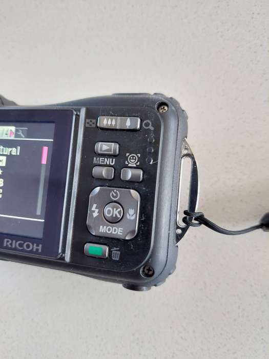 Ricoh digital camera WG-20  (14 m/pixel, 5 x optical zoom, HD video recording)