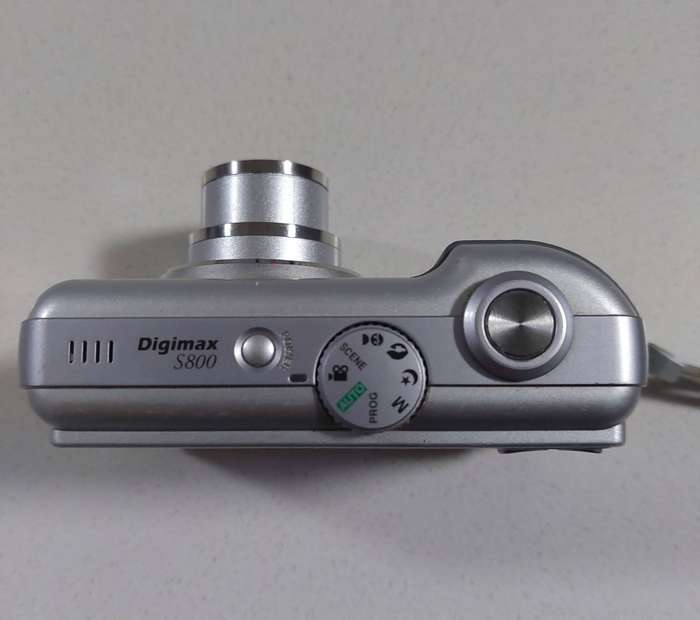 Samsung Digimax digital camera S800 (8 m/pixel, 3 x optical zoom, video recording)