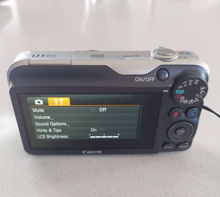Canon PowerShot digital camera SX220 HS (12.1 m/pixel, 14 x optical zoom, Full HD video recording)