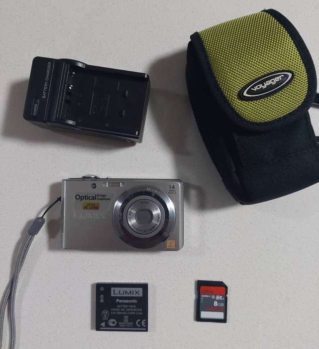 Panasonic Lumix digital camera (DMC-FS16  14 m/pixel, 4 x optical zoom, HD video recording)