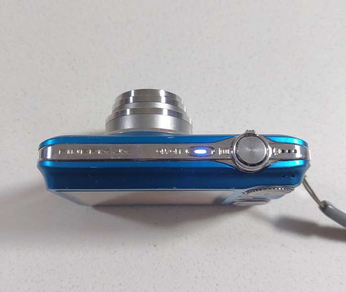 FujiFilm FinePix digital camera JX200 (12 m/pixel, 5 x optical zoom, HD video recording)