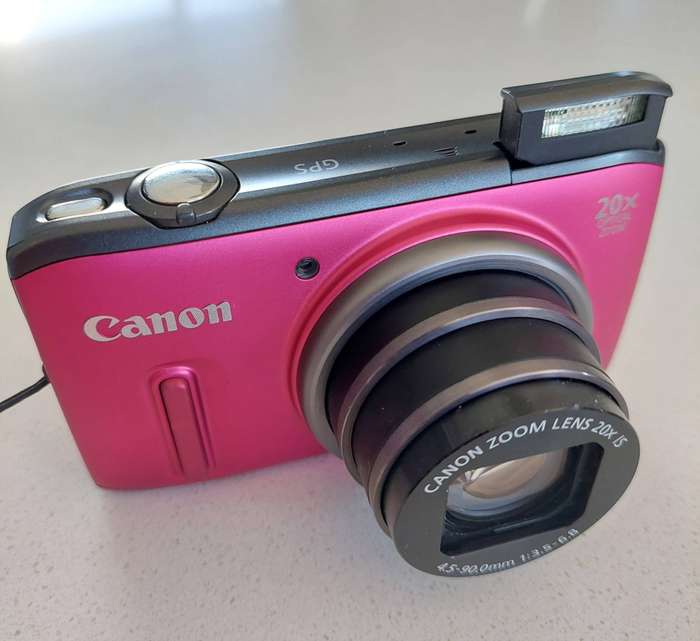 Canon PowerShot digital camera SX260 HS (12.1 m/pixel, 20 x optical zoom, Full HD video, GPS)