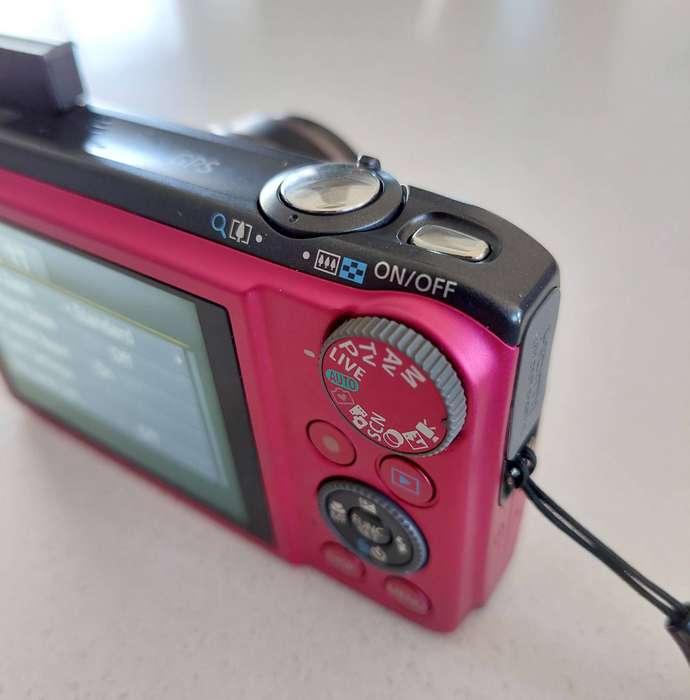 Canon PowerShot digital camera SX260 HS (12.1 m/pixel, 20 x optical zoom, Full HD video, GPS)