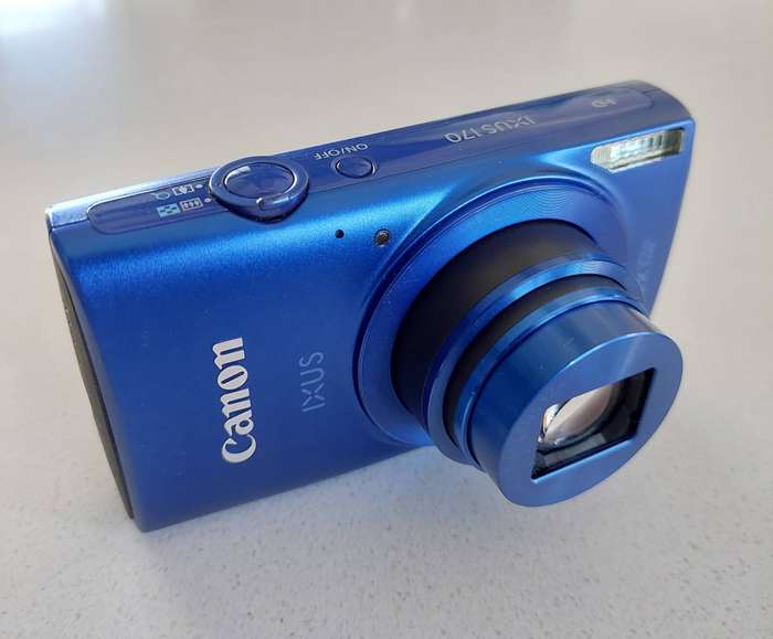 Canon IXUS digital camera 170 (20 m/pixel, 12 x optical zoom, HD video recording)