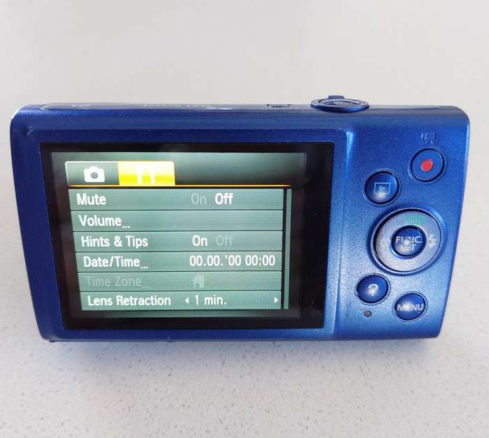 Canon IXUS digital camera 170 (20 m/pixel, 12 x optical zoom, HD video recording)