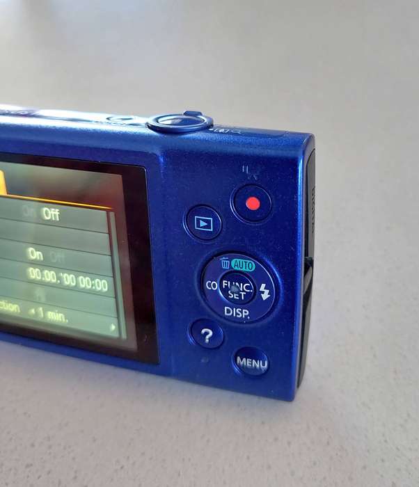 Canon IXUS digital camera 170 (20 m/pixel, 12 x optical zoom, HD video recording)