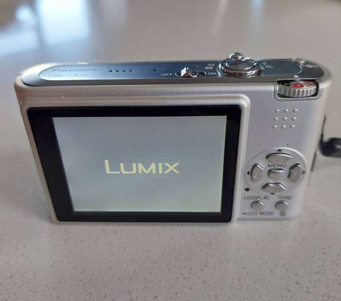Panasonic Lumix digital camera DMC-FX10  (6.0 m/pixel, 3 x optical zoom, video recording)