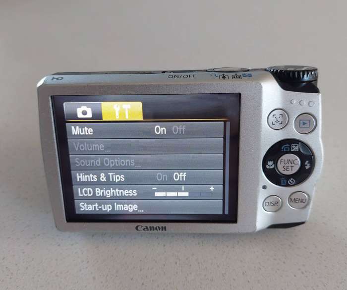 Canon PowerShot digital camera A3300 IS (16 m/pixel, 5 x optical zoom, HD video recording)