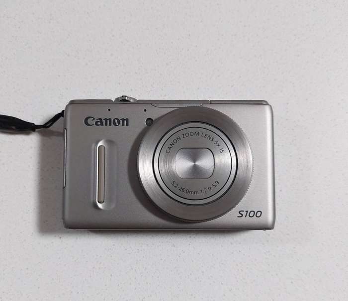 Canon PowerShot digital camera S100 (Shoots RAW, 12.1 m/pixel, 5 x optical zoom, GPS, Full HD video)