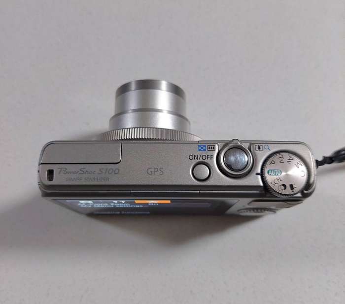 Canon PowerShot digital camera S100 (Shoots RAW, 12.1 m/pixel, 5 x optical zoom, GPS, Full HD video)