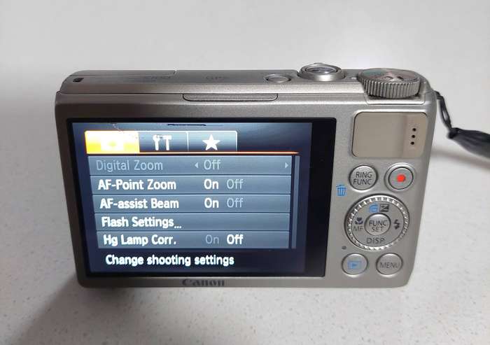 Canon PowerShot digital camera S100 (Shoots RAW, 12.1 m/pixel, 5 x optical zoom, GPS, Full HD video)