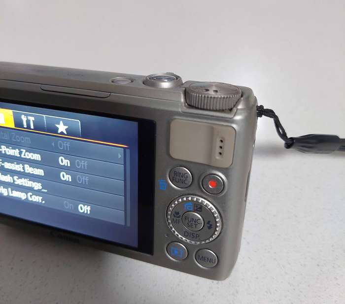 Canon PowerShot digital camera S100 (Shoots RAW, 12.1 m/pixel, 5 x optical zoom, GPS, Full HD video)