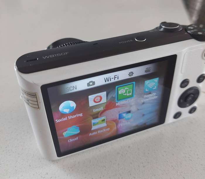 Samsung digital camera WB150F WIFI  (14.2 m/pixel, 18 x optical zoom, HD video recording)