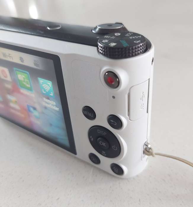 Samsung digital camera WB150F WIFI  (14.2 m/pixel, 18 x optical zoom, HD video recording)