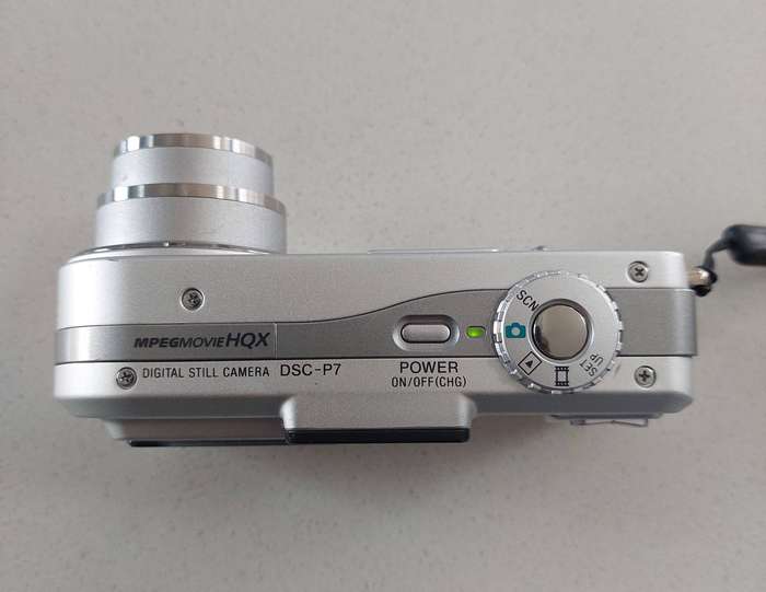 Sony Cybershot digital camera DSC-P7  (3.2 m/pixel, 3 x optical zoom, video recording)