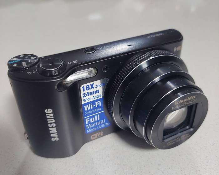 Samsung digital camera WB150F WIFI (14.2 m/pixel, 18 x optical zoom, HD video recording)