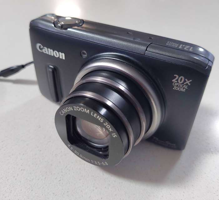Canon PowerShot digital camera SX240HS (12.1 m/pixel, 20 x optical zoom, Full HD video recording)