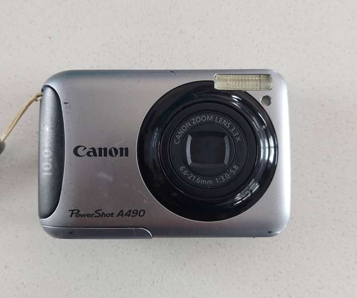 Canon PowerShot digital camera A490 (10 m/pixel, 3.3 x optical zoom, video recording)