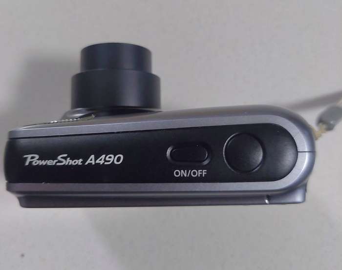 Canon PowerShot digital camera A490 (10 m/pixel, 3.3 x optical zoom, video recording)