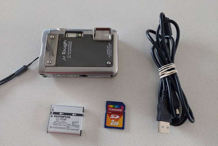 Olympus Tough digital camera 8010 (14 m/pixel, 5 x optical zoom, HD video recording)