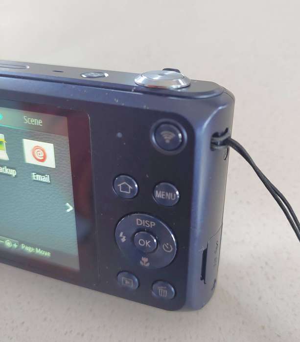 Samsung digital camera DV180F Wi-Fi  (16.2 m/pixel, 5 x optical zoom, HD video)