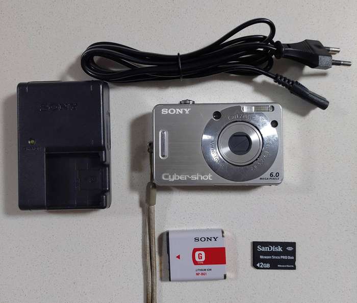 Sony Cybershot digital camera DSC-W50 (6 m/pixel, 3 x optical zoom, video recording)